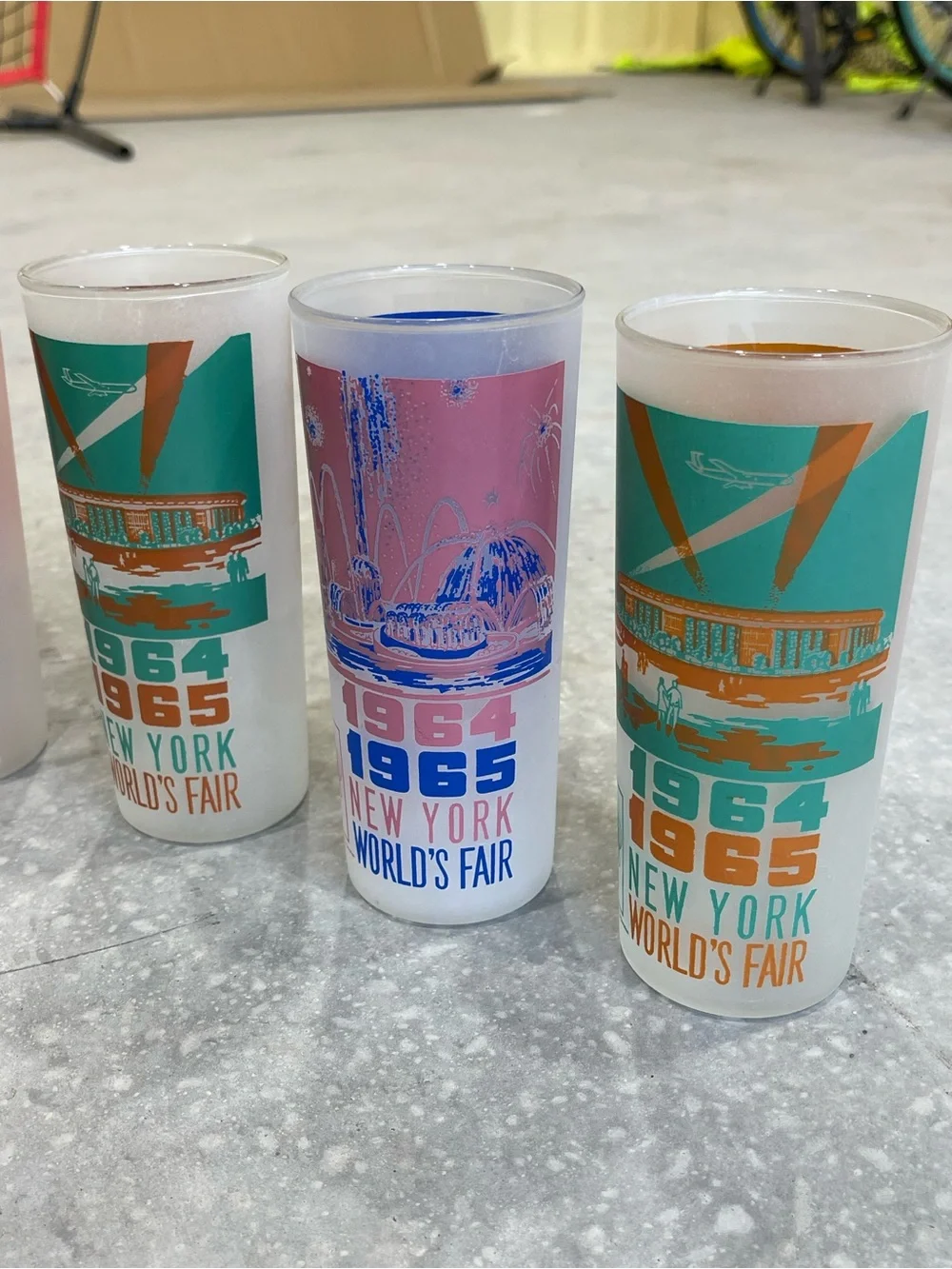 VTG 1964-65 New York World’s Fair Souvenir Drinking Glasses Set of 5 (6 total)